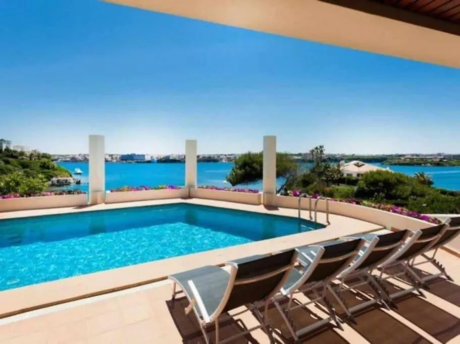 Villa Lantana Lujo Y Estilo Con Vistas Unicas Al Puerto De Mahon Cala Llonga  0*, Cala Llonga (Menorca)